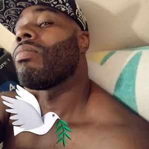 Meet your Posher, Dennis